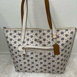 Coach White and Blue shoulder bag w/tan accents